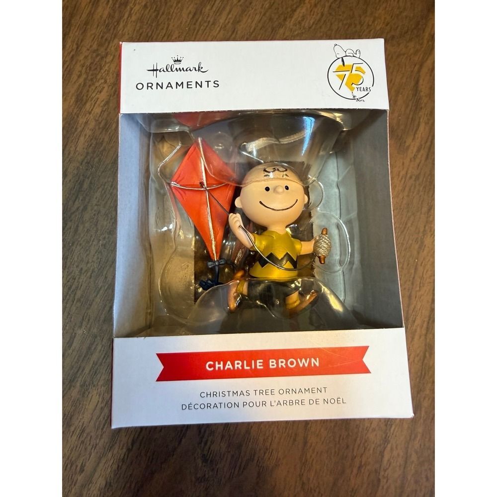BNIB Hallmark Peanuts Charlie Brown Ornament